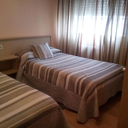 Pension Las Palmeras Lalín Zimmer foto