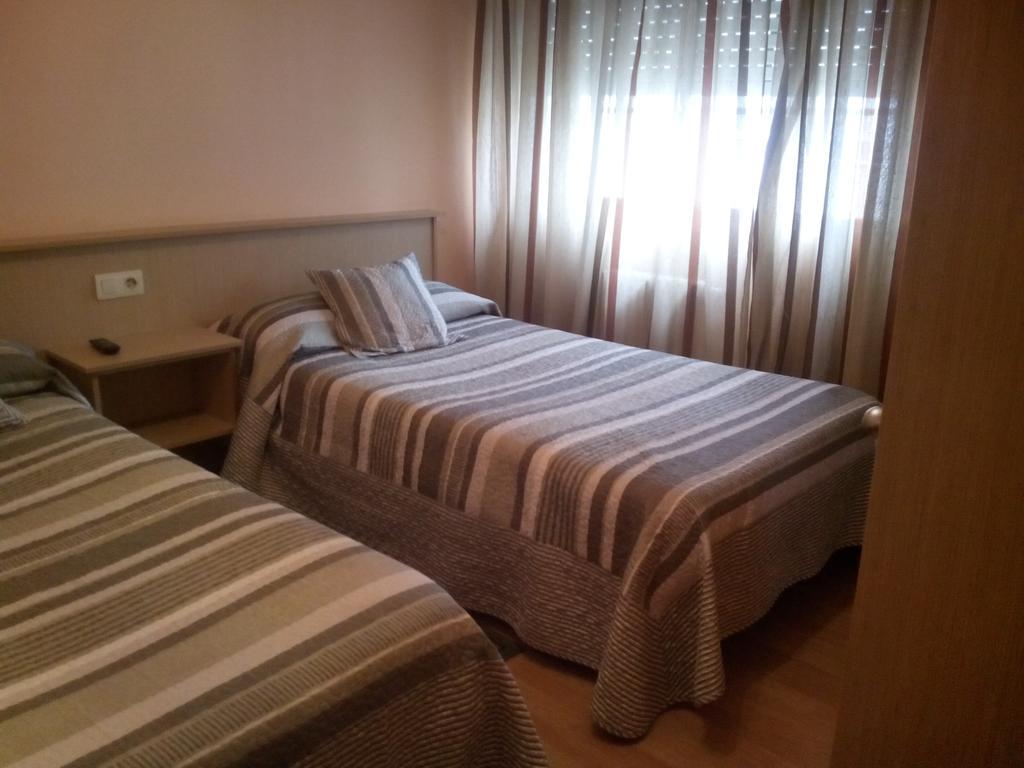 Pension Las Palmeras Lalín Zimmer foto